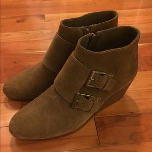 Munro Drew Wedge Booties